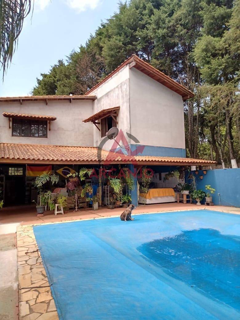 Fazenda à venda com 5 quartos, 235m² - Foto 1