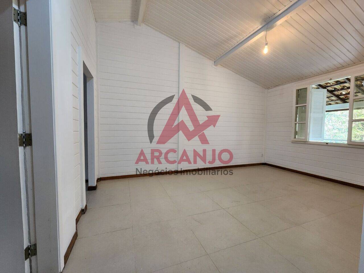 Casa à venda com 3 quartos, 350m² - Foto 9