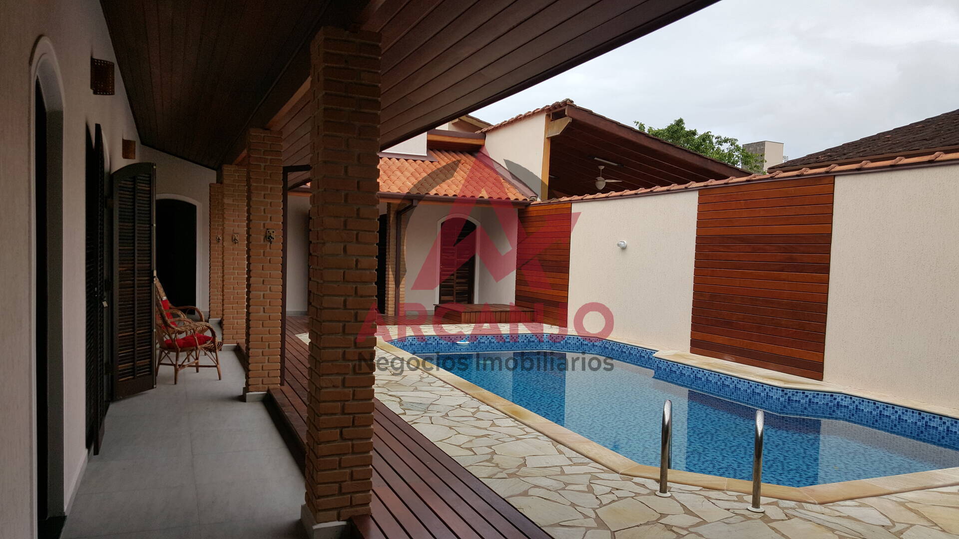 Casa à venda com 4 quartos, 200m² - Foto 27