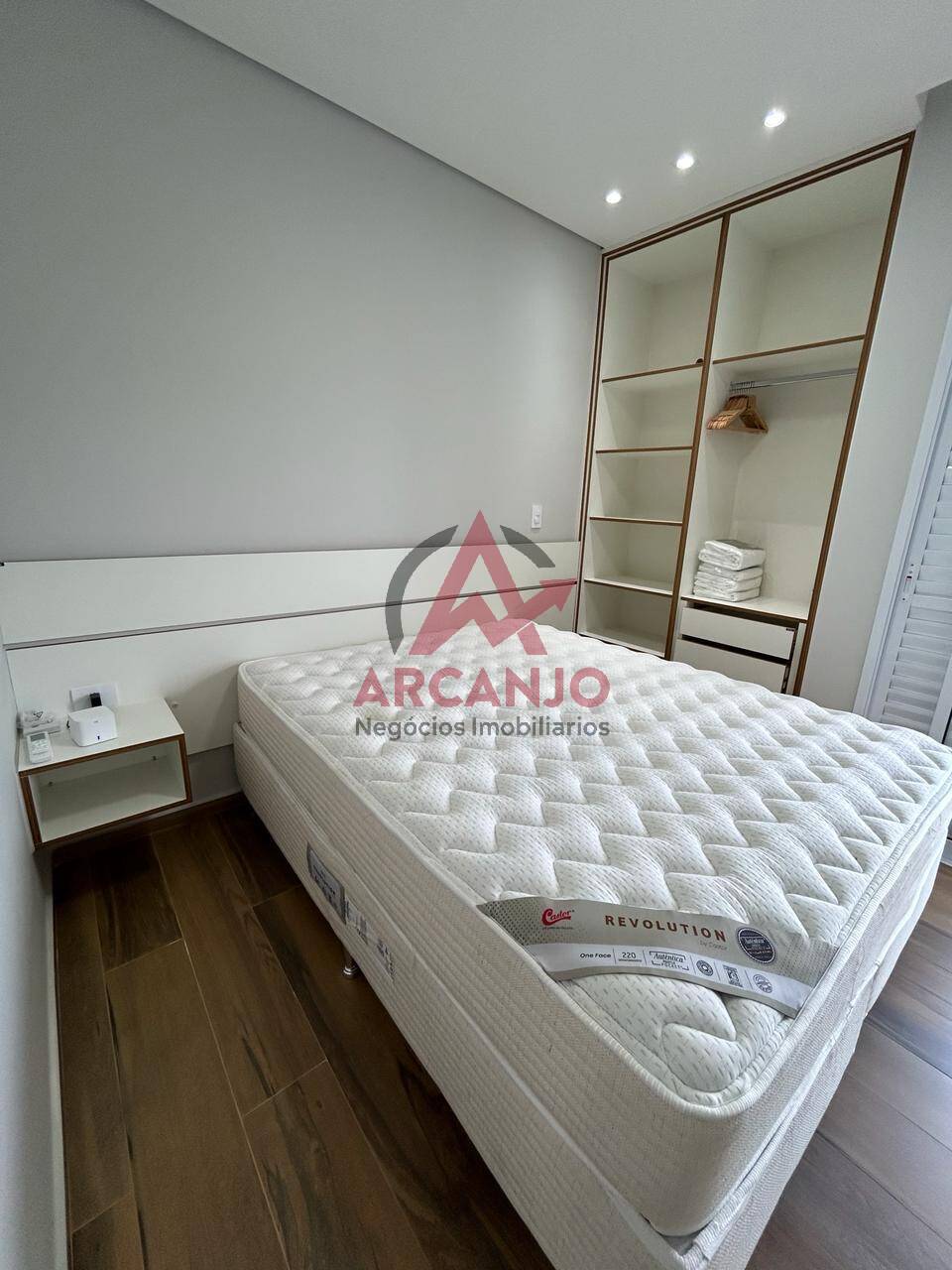 Apartamento à venda com 2 quartos, 75m² - Foto 23