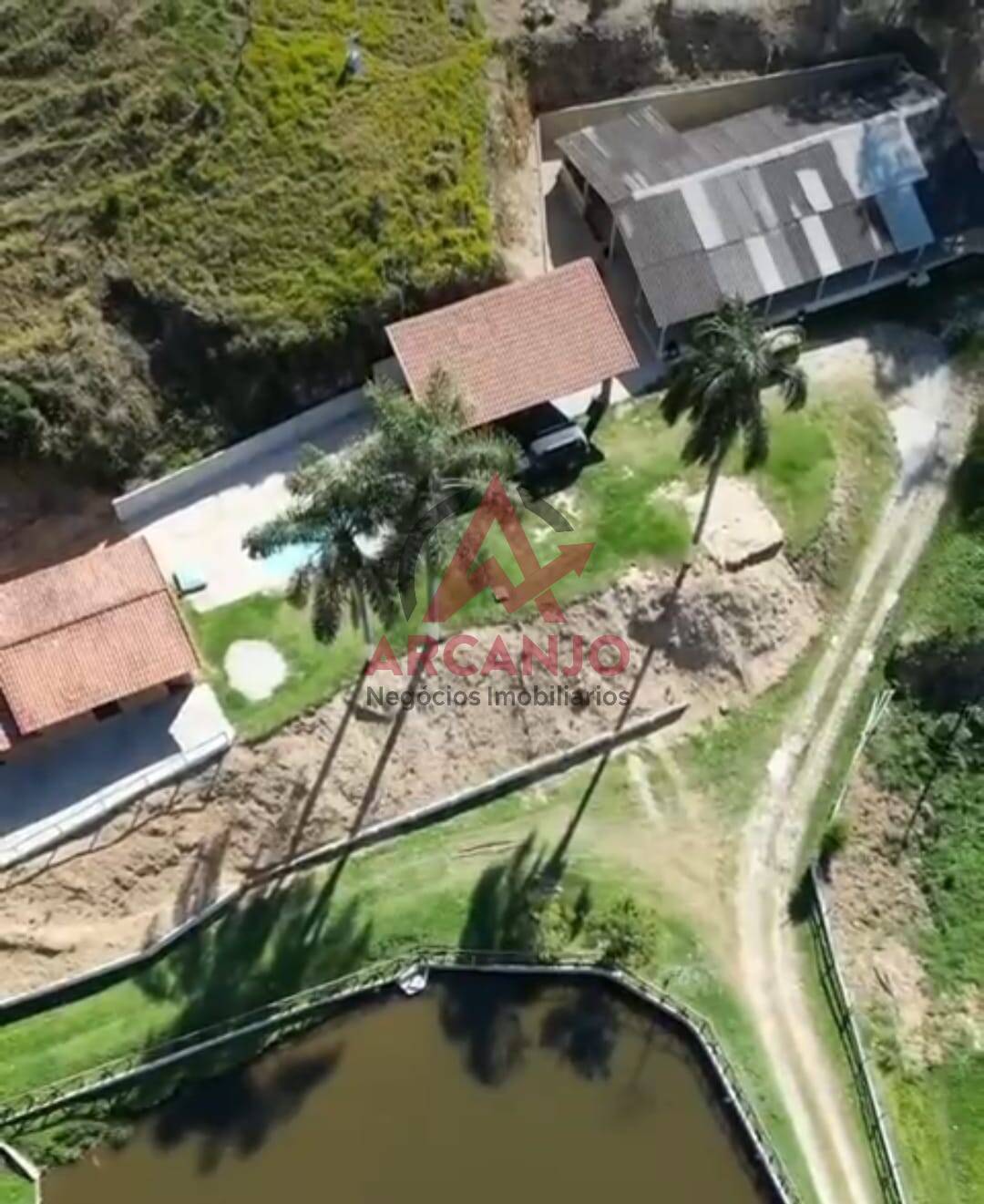 Fazenda à venda com 3 quartos, 250m² - Foto 2