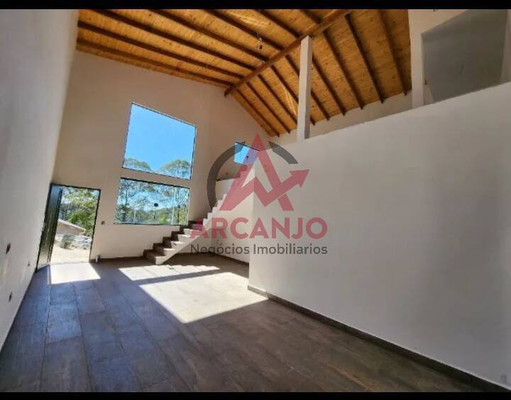 Casa à venda com 2 quartos, 150m² - Foto 2