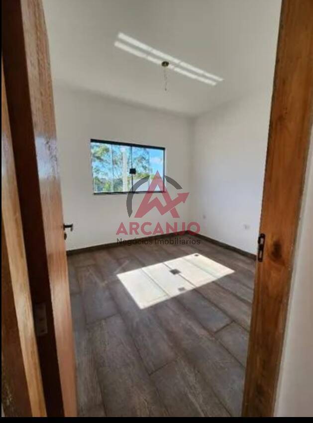 Casa à venda com 2 quartos, 150m² - Foto 4