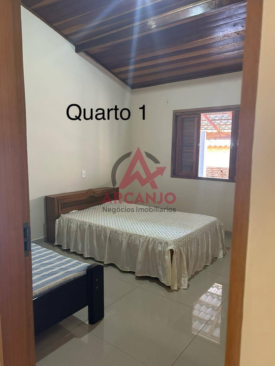 Casa à venda com 6 quartos, 1000m² - Foto 4