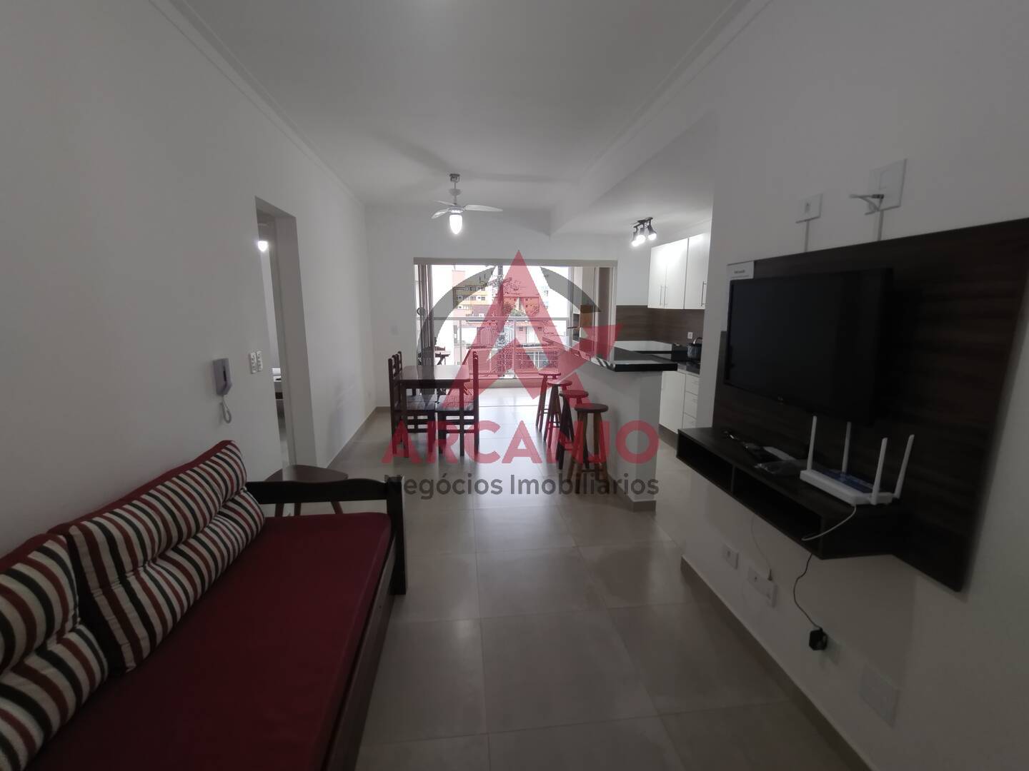 Apartamento à venda com 2 quartos, 70m² - Foto 3