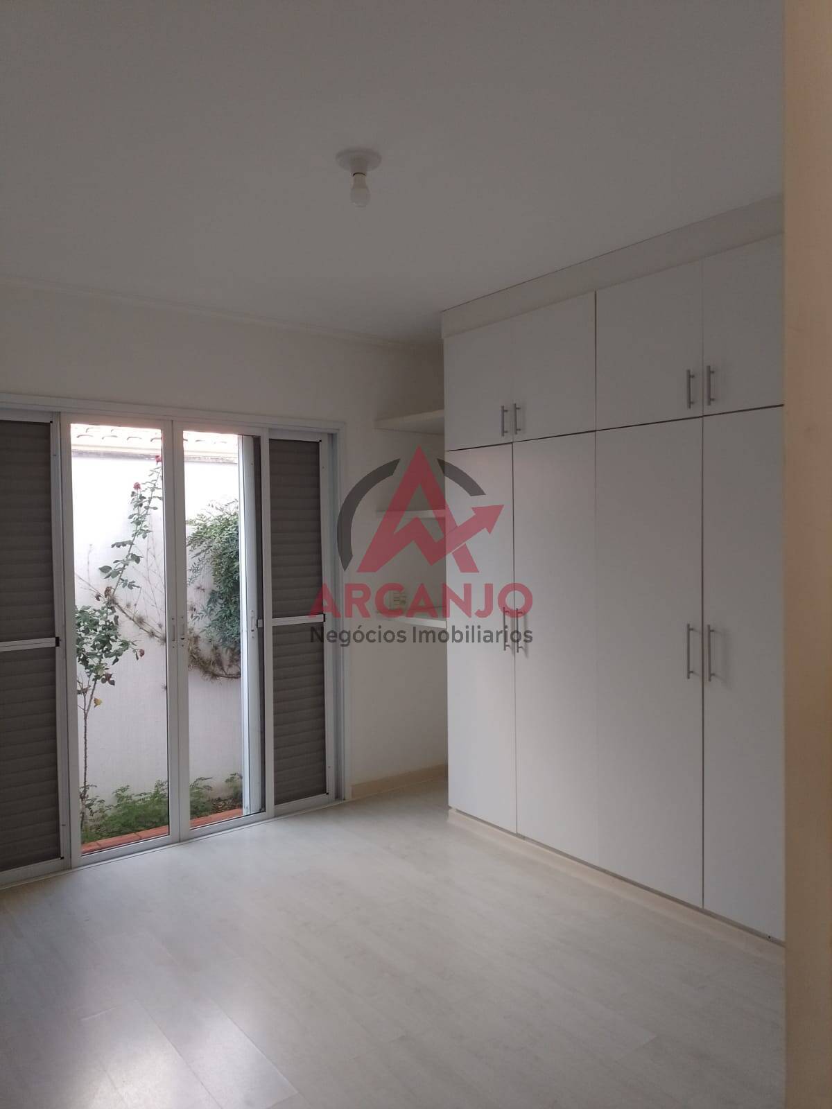 Casa à venda com 3 quartos, 203m² - Foto 9