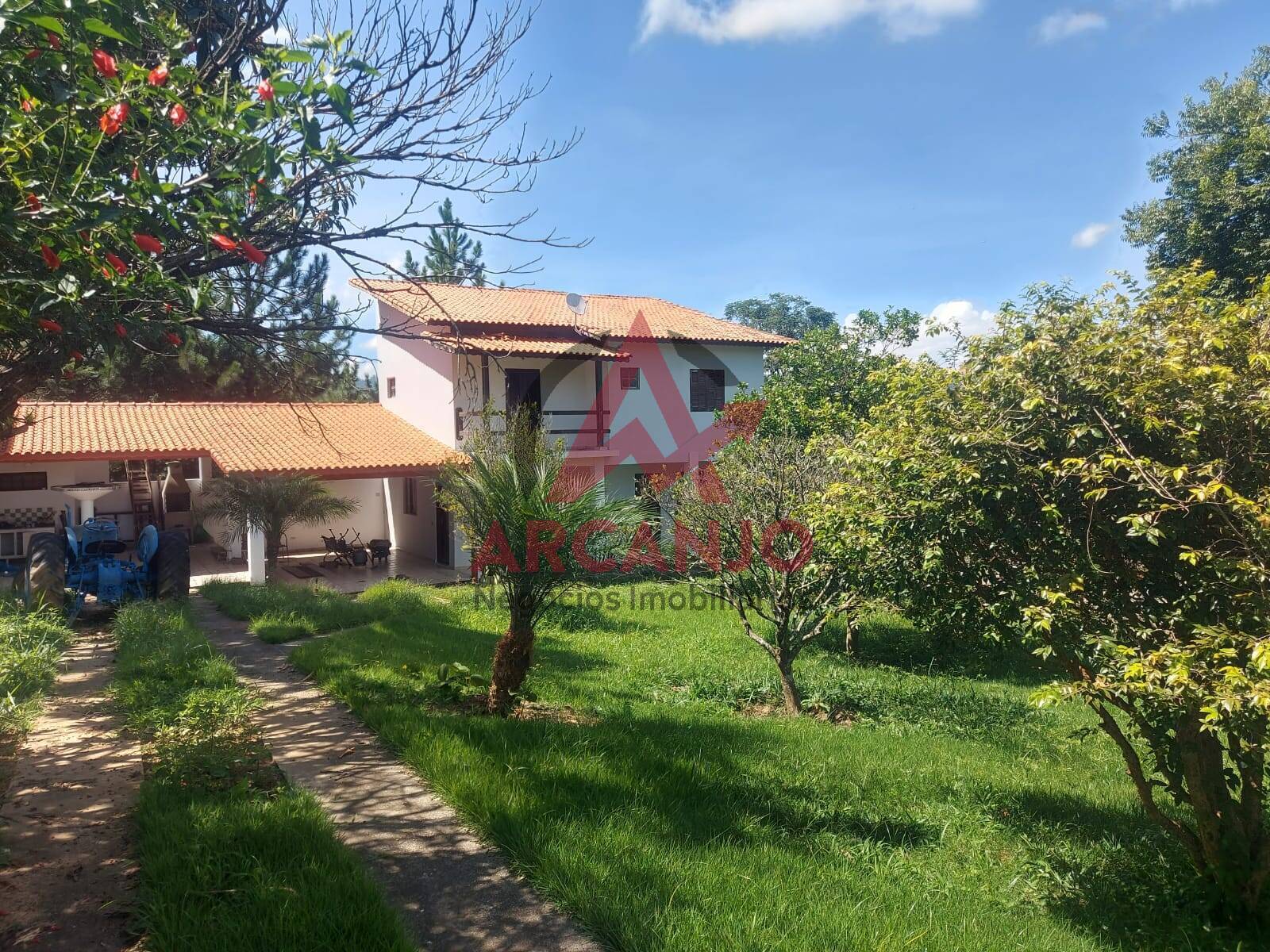 Fazenda para alugar com 3 quartos, 1500m² - Foto 1