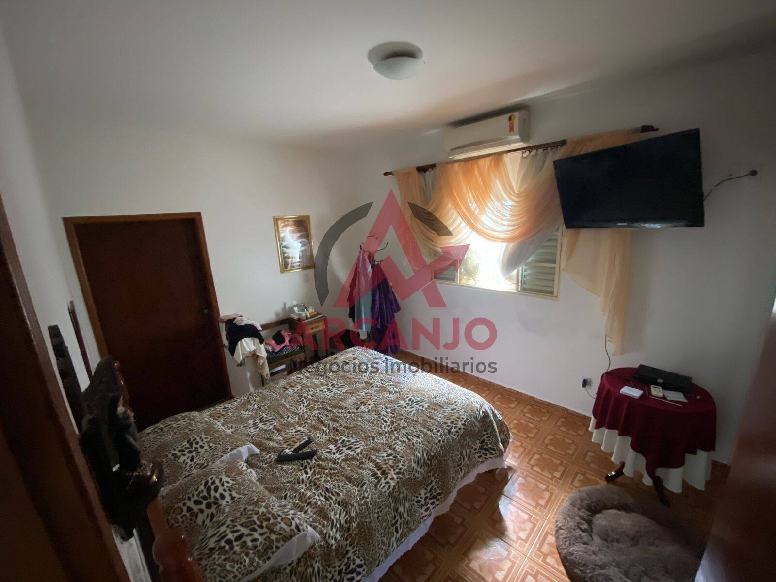 Casa à venda com 3 quartos, 300m² - Foto 4