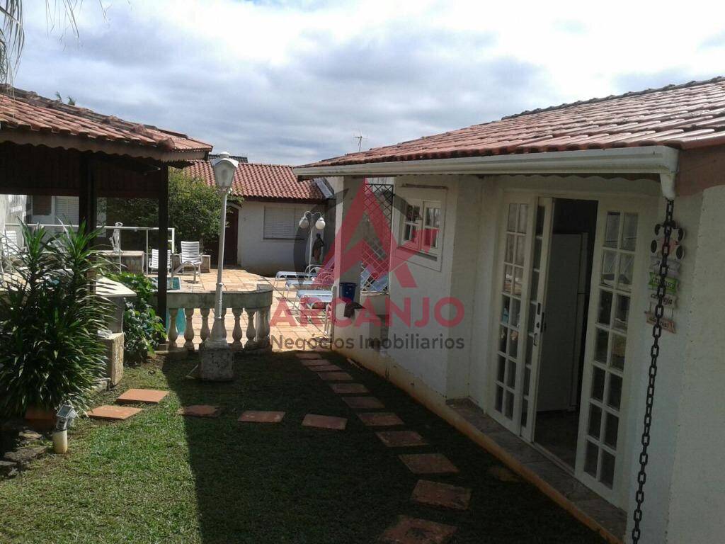 Casa à venda com 4 quartos, 500m² - Foto 2