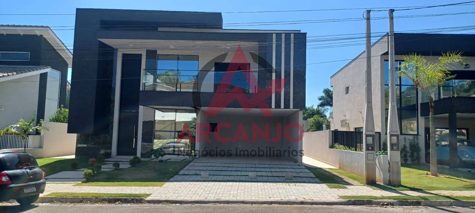 Casa de Condomínio à venda com 4 quartos, 600m² - Foto 1