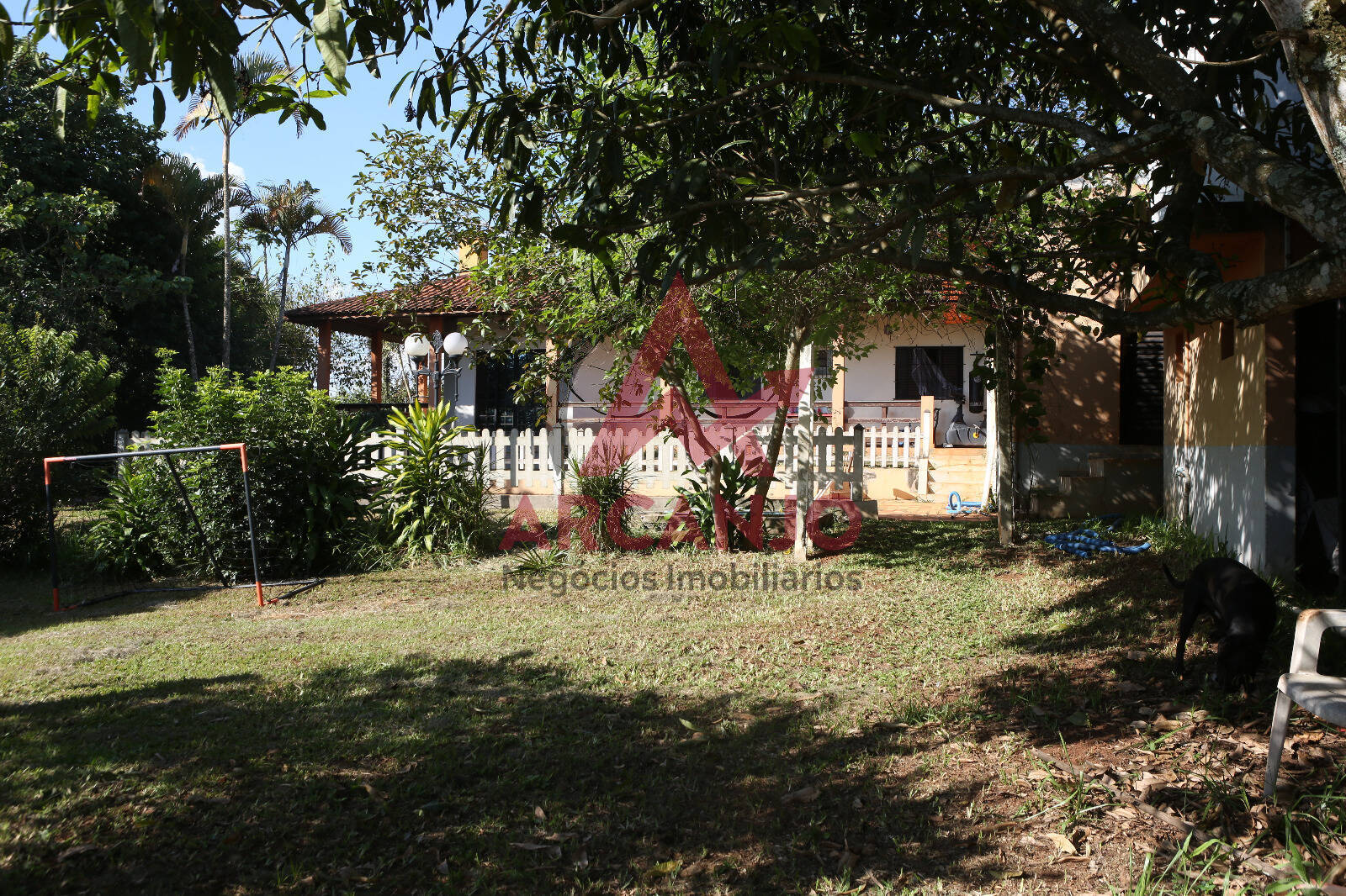 Fazenda à venda com 4 quartos, 1000m² - Foto 1