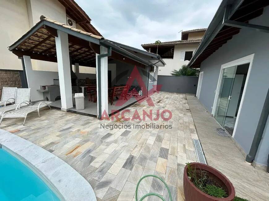 Casa à venda com 4 quartos, 200m² - Foto 2