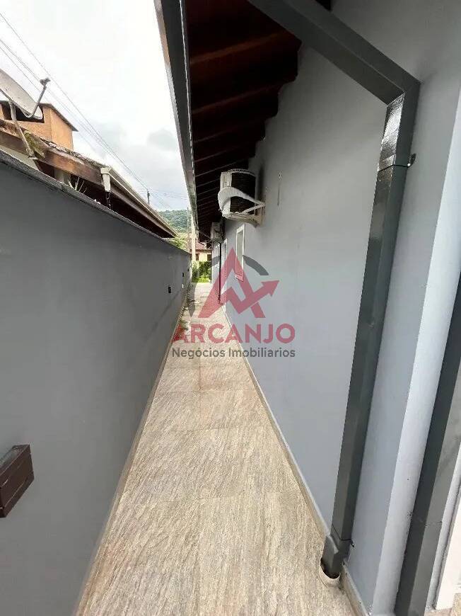 Casa à venda com 4 quartos, 200m² - Foto 35