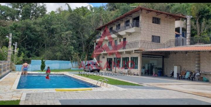 Casa à venda com 3 quartos, 4050m² - Foto 2