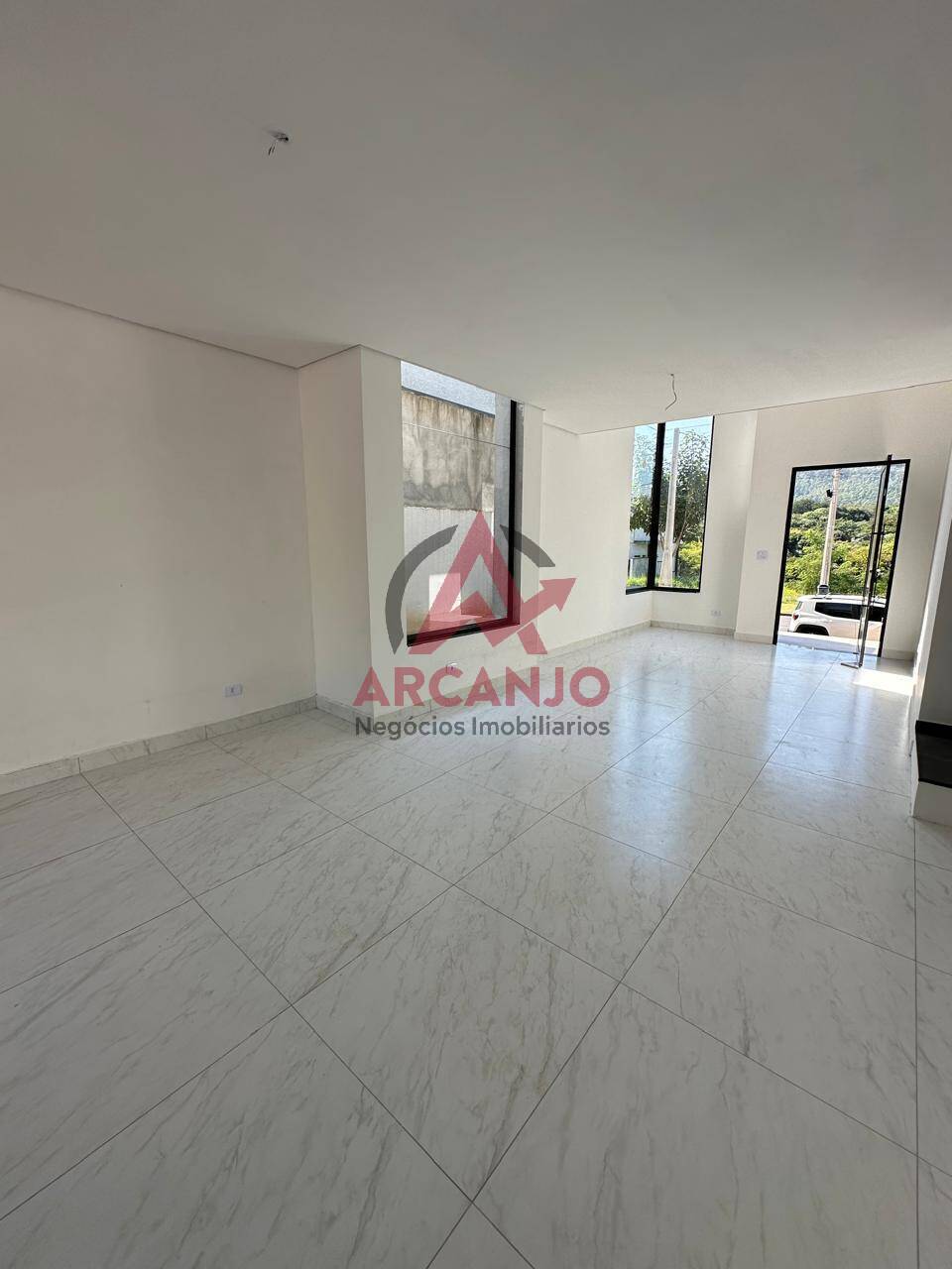 Casa à venda com 3 quartos, 360m² - Foto 4