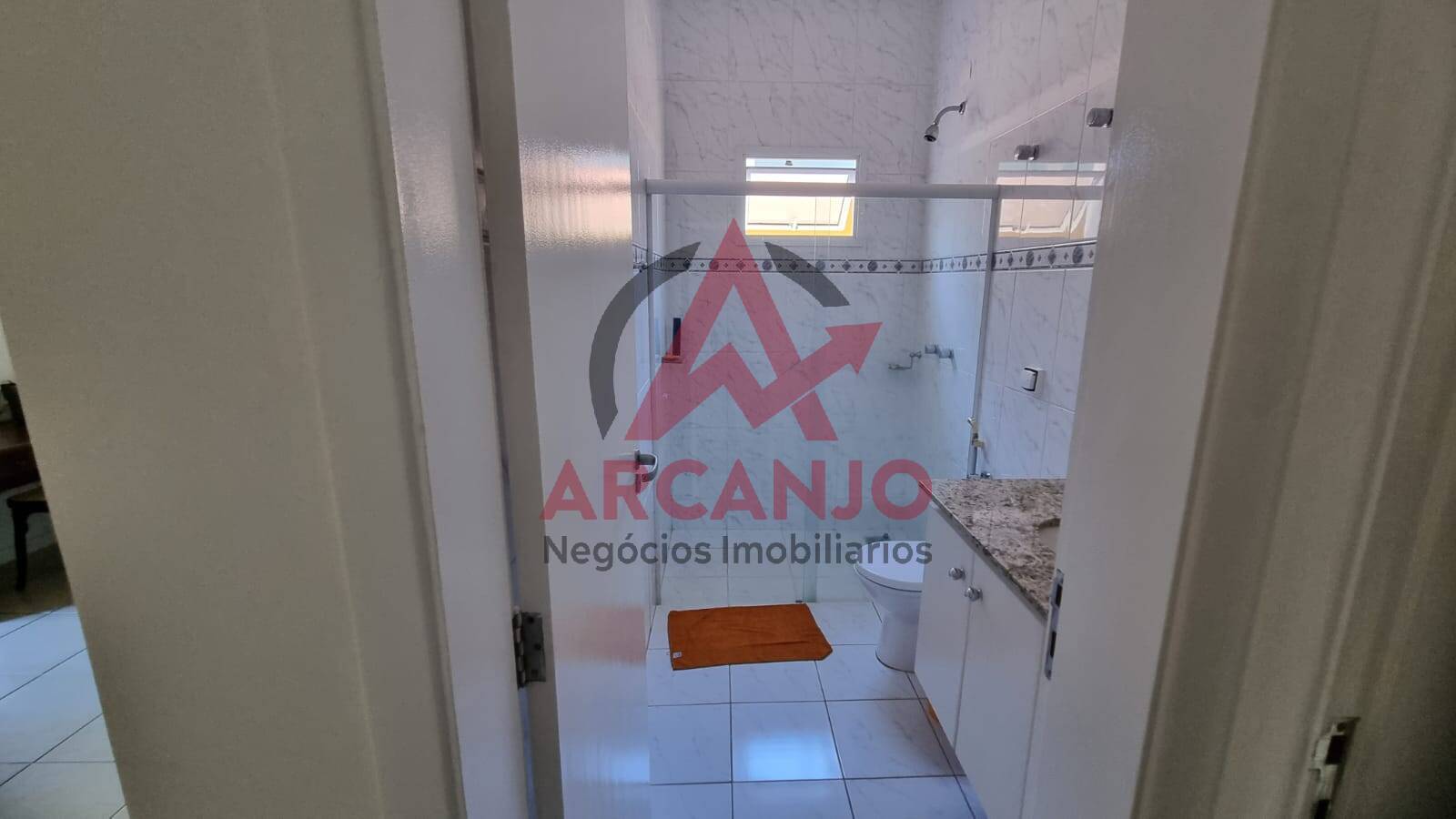 Casa de Condomínio para alugar com 4 quartos, 200m² - Foto 18