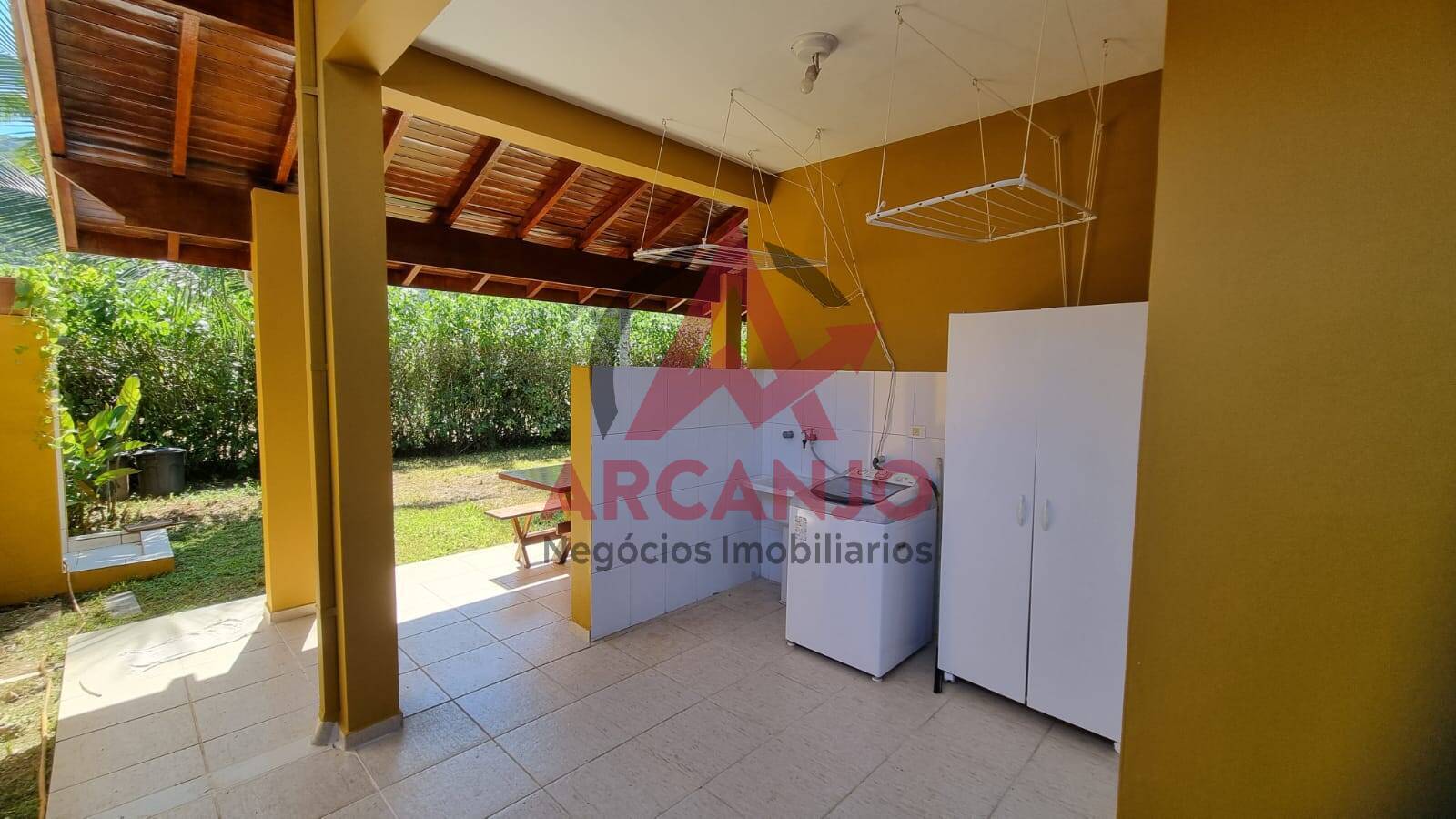 Casa de Condomínio para alugar com 4 quartos, 200m² - Foto 23