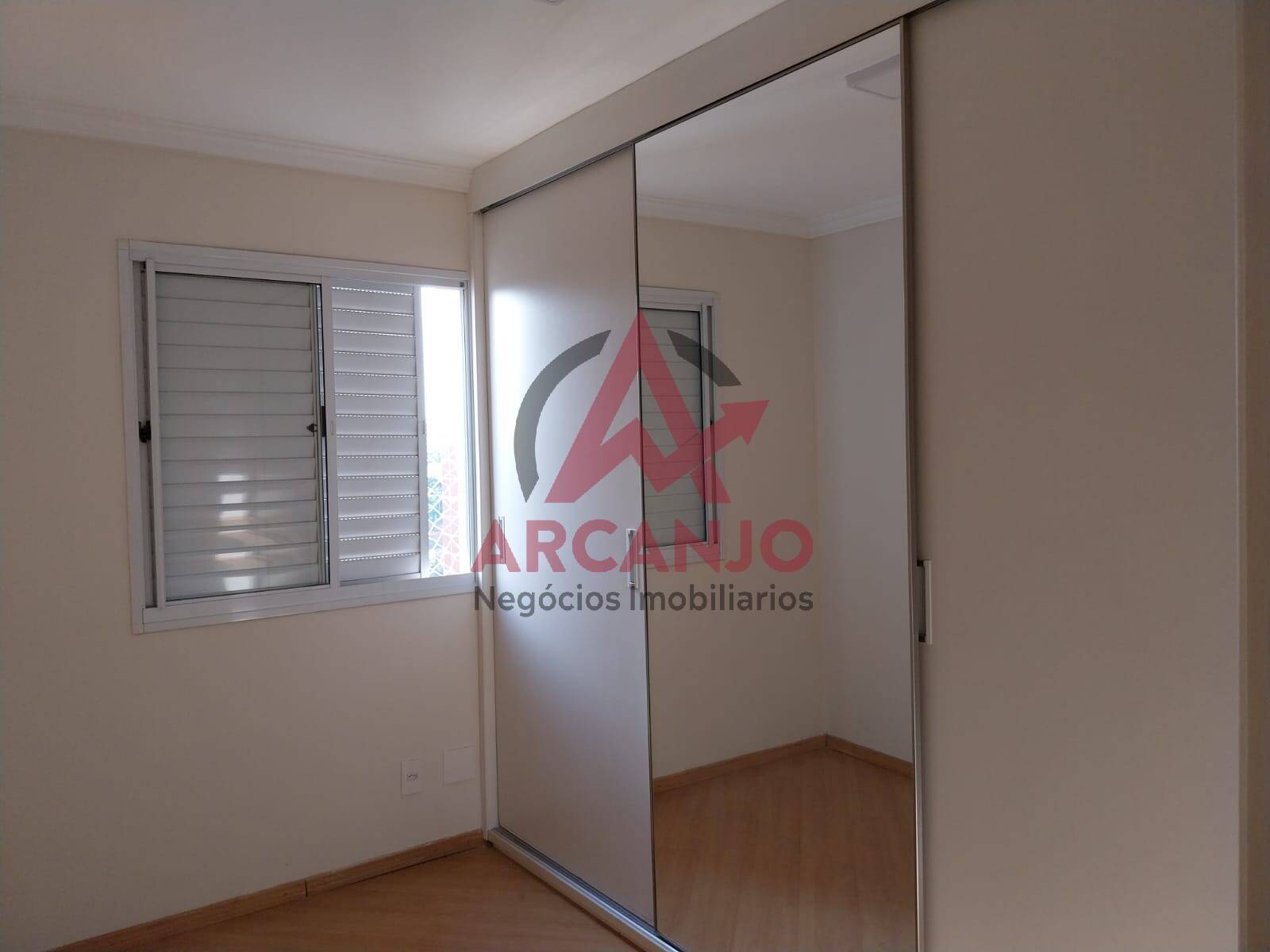 Apartamento à venda com 2 quartos, 75m² - Foto 24