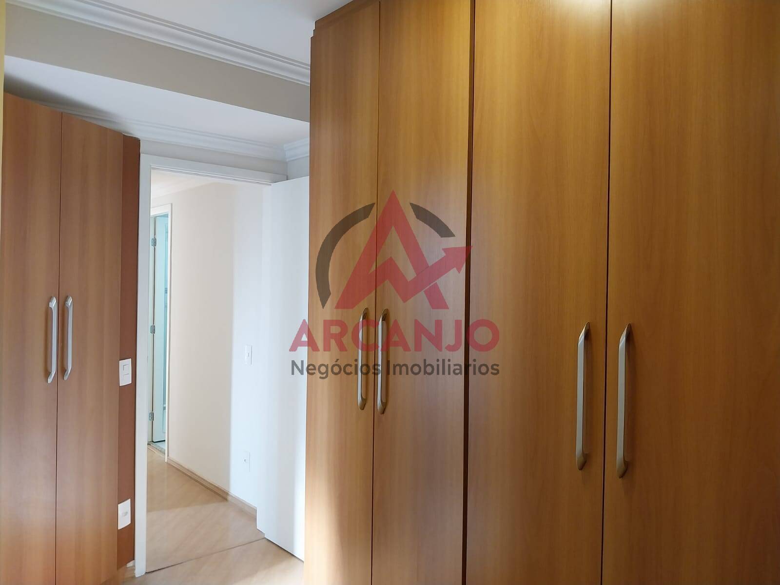 Apartamento à venda com 2 quartos, 75m² - Foto 17