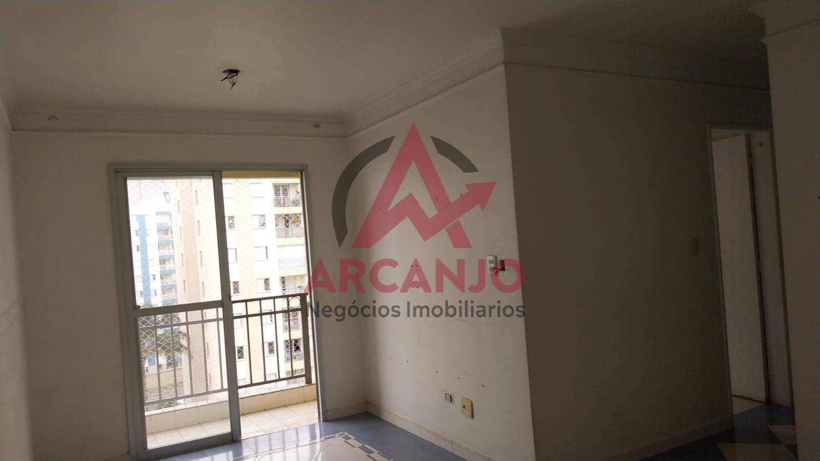 Apartamento à venda com 3 quartos, 60m² - Foto 2