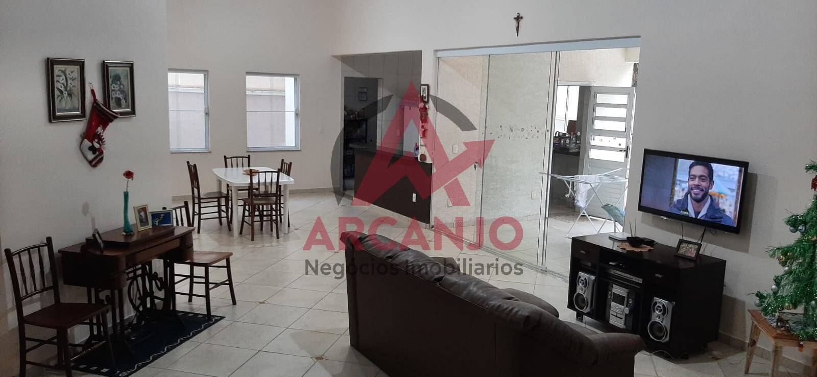 Casa à venda com 3 quartos, 1000m² - Foto 5