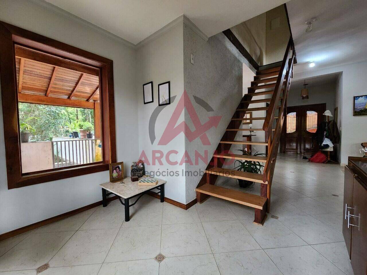 Casa à venda com 3 quartos, 236m² - Foto 17