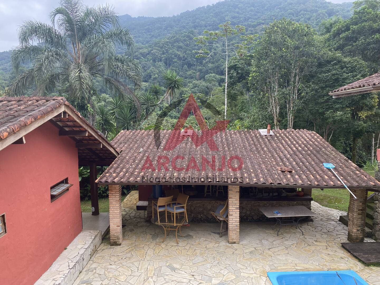 Fazenda à venda com 8 quartos, 700m² - Foto 25