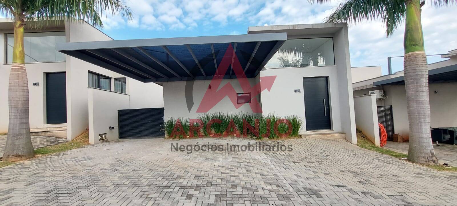 Casa à venda com 3 quartos, 500m² - Foto 1