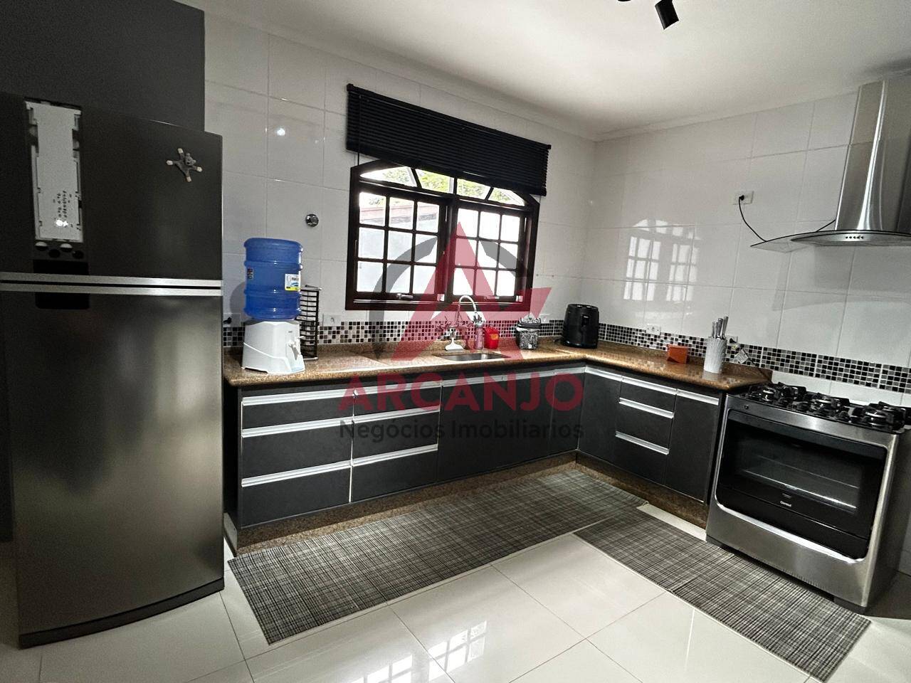 Casa à venda com 3 quartos, 330m² - Foto 47