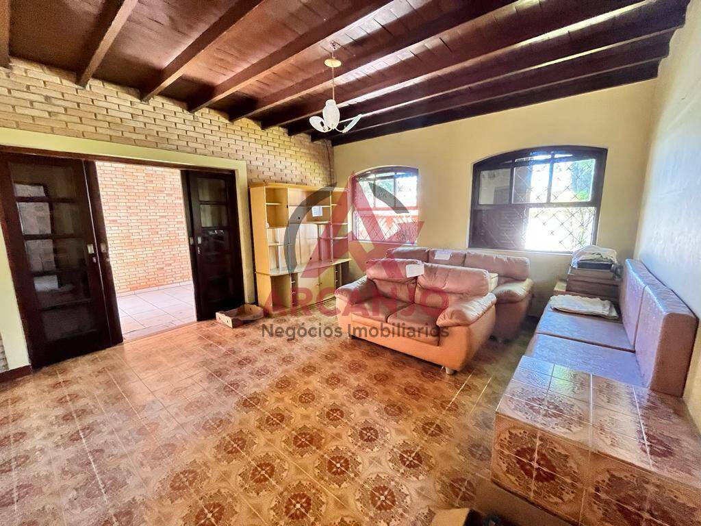 Casa à venda e aluguel com 5 quartos, 206m² - Foto 4