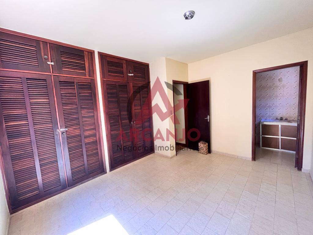 Casa à venda e aluguel com 5 quartos, 206m² - Foto 12