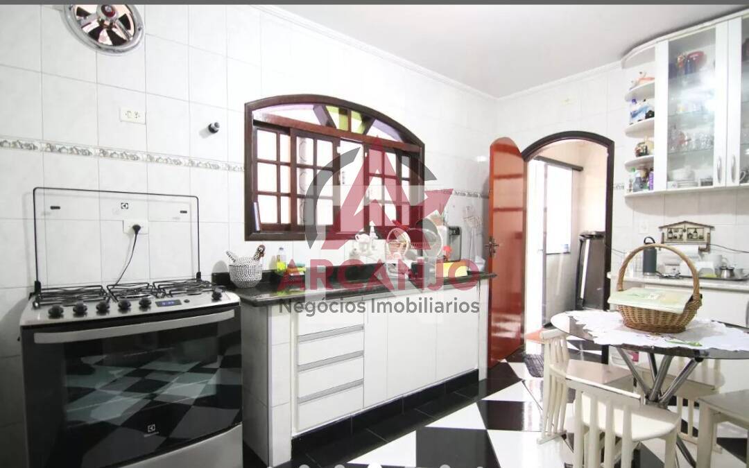 Casa à venda com 3 quartos, 150m² - Foto 1