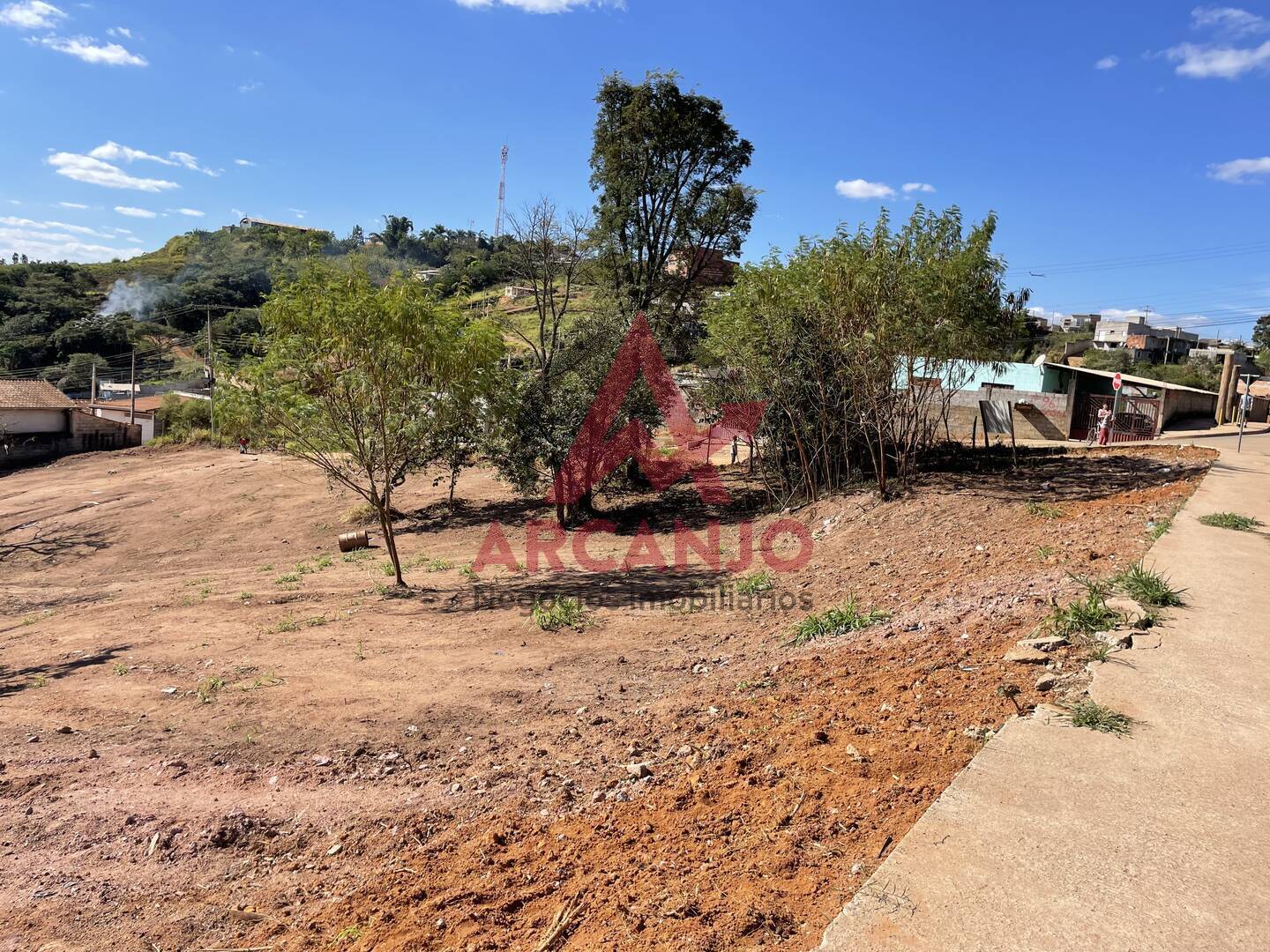 Terreno à venda, 1800m² - Foto 1