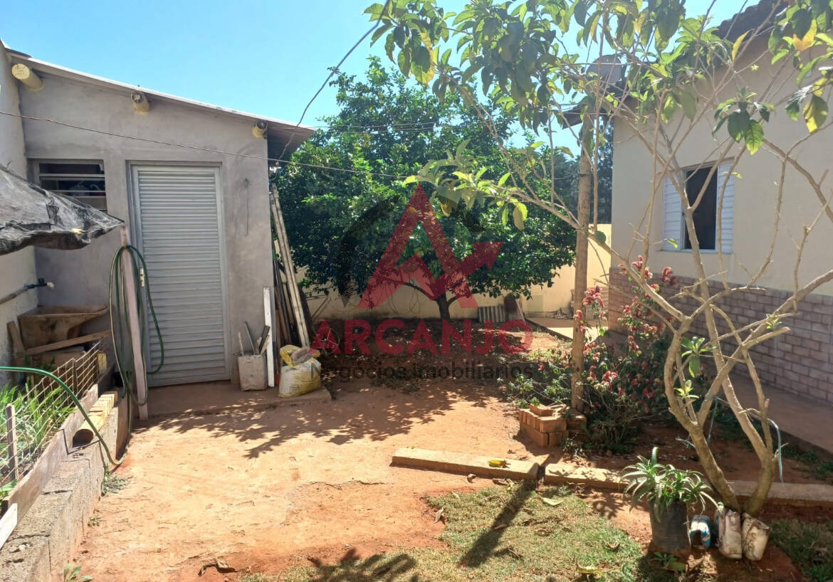 Casa à venda com 3 quartos, 300m² - Foto 2