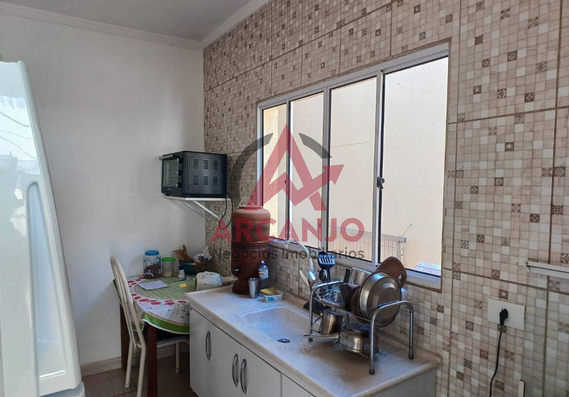 Casa à venda com 3 quartos, 300m² - Foto 7