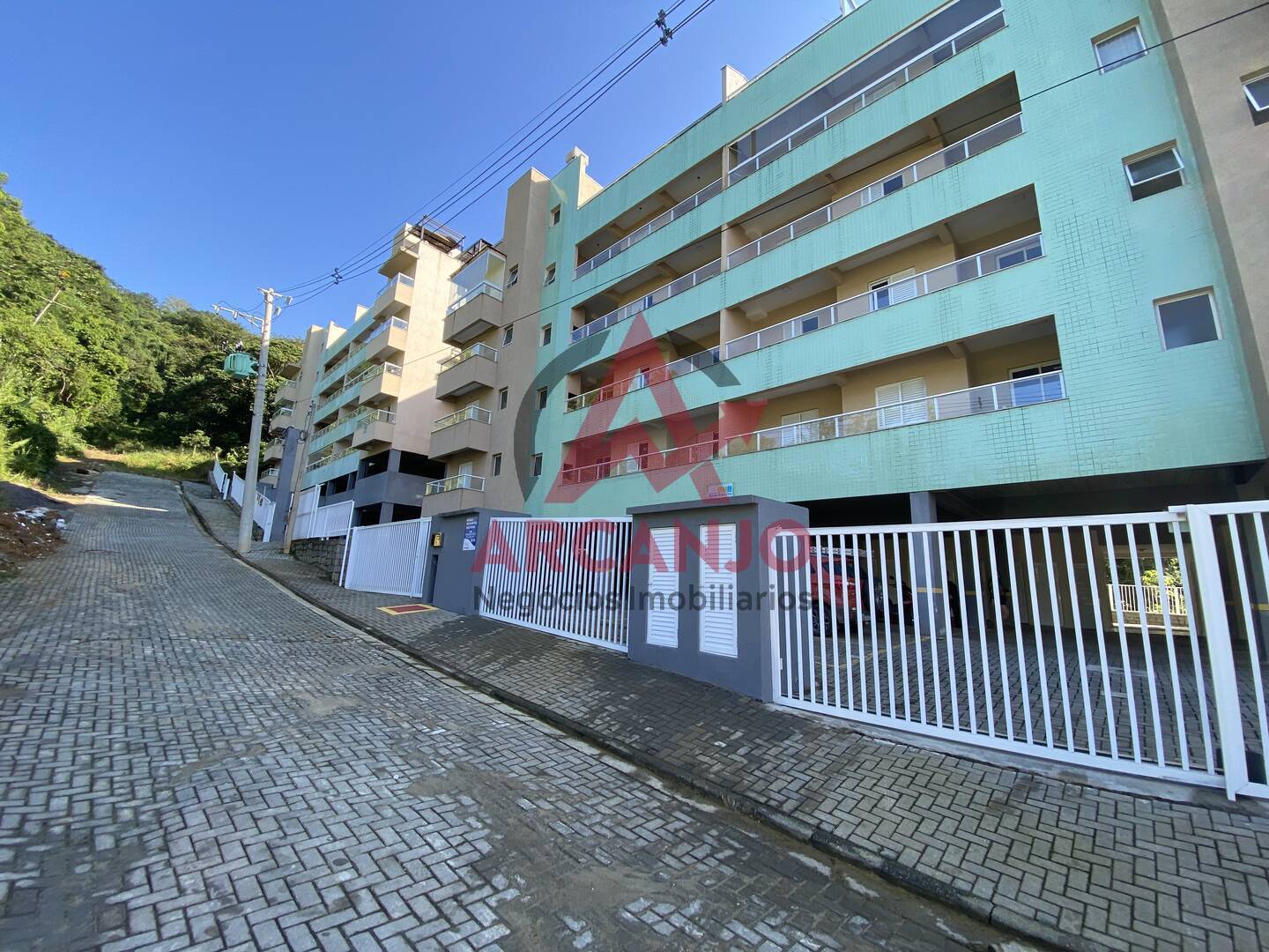 Apartamento à venda com 3 quartos, 160m² - Foto 1