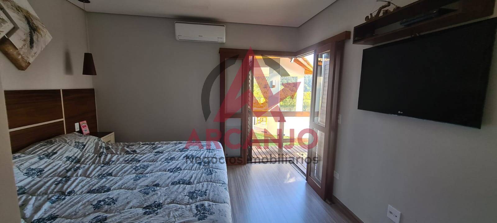 Casa à venda com 3 quartos, 450m² - Foto 4