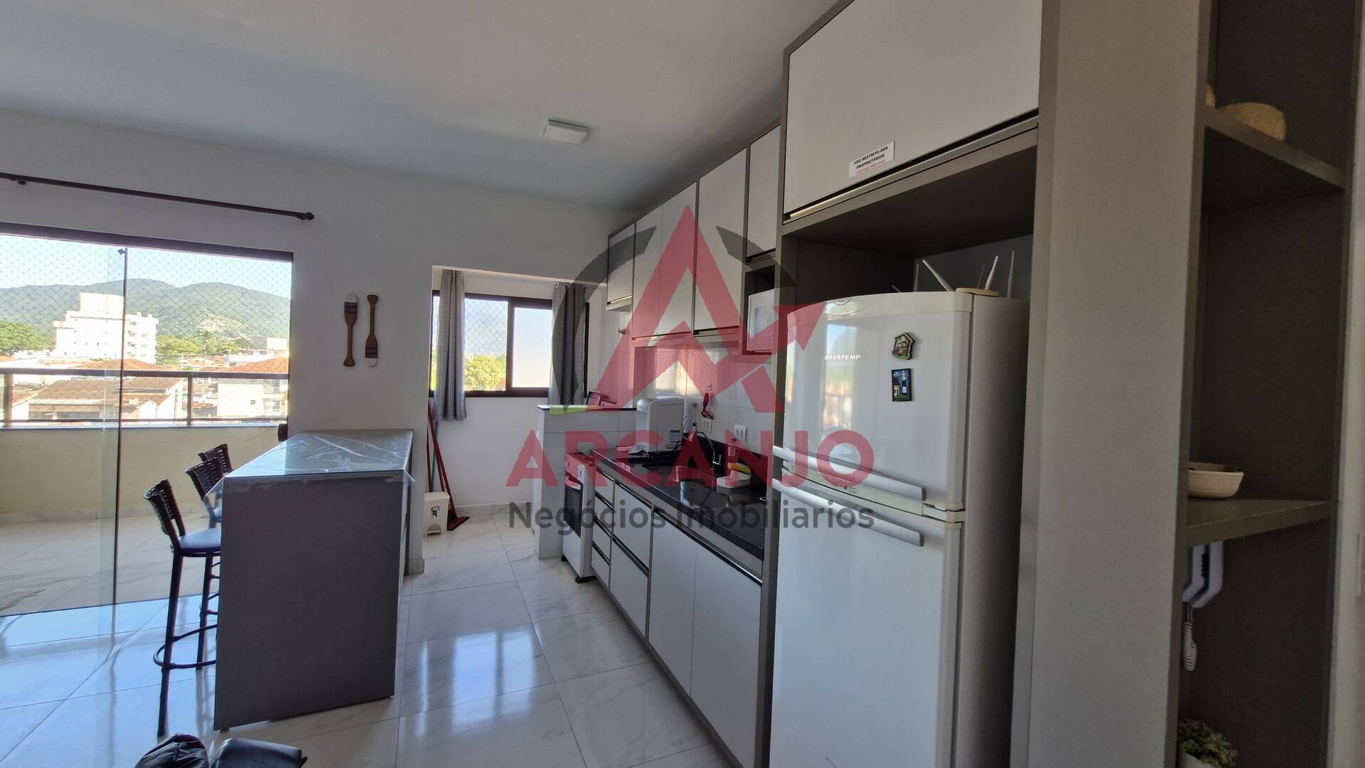 Apartamento à venda com 2 quartos, 69m² - Foto 3