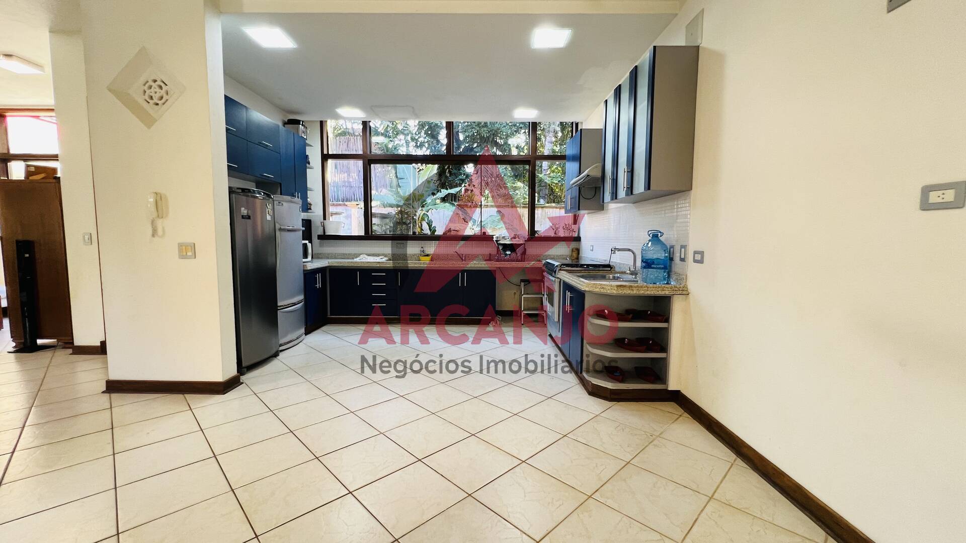 Casa à venda com 10 quartos, 1000m² - Foto 38