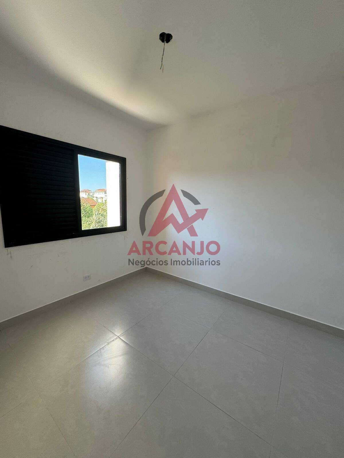 Apartamento à venda com 2 quartos, 70m² - Foto 4