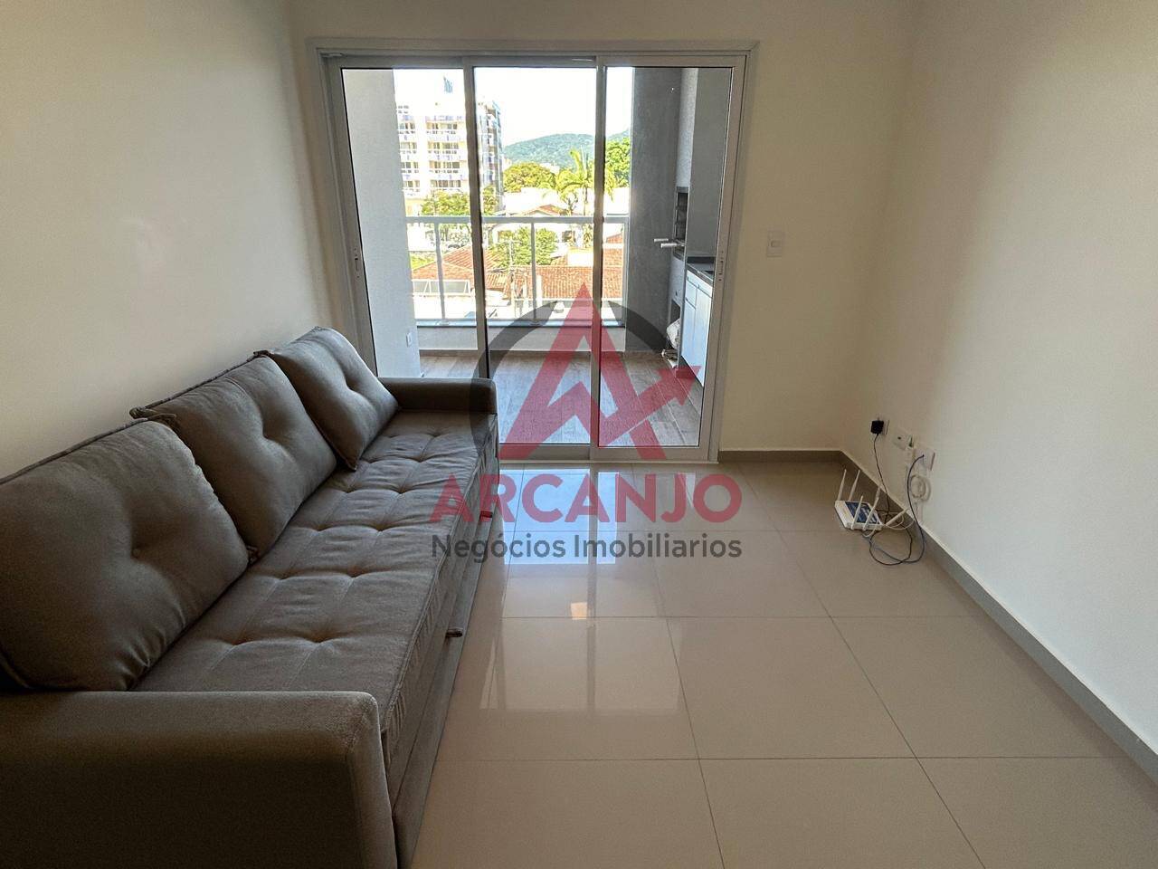 Apartamento à venda com 2 quartos, 75m² - Foto 2