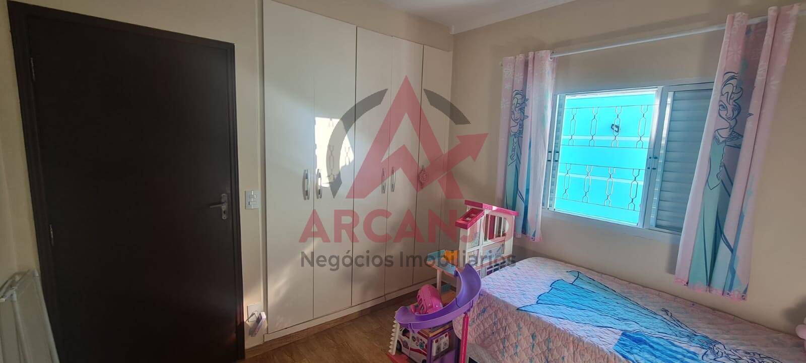 Casa à venda com 3 quartos, 360m² - Foto 18