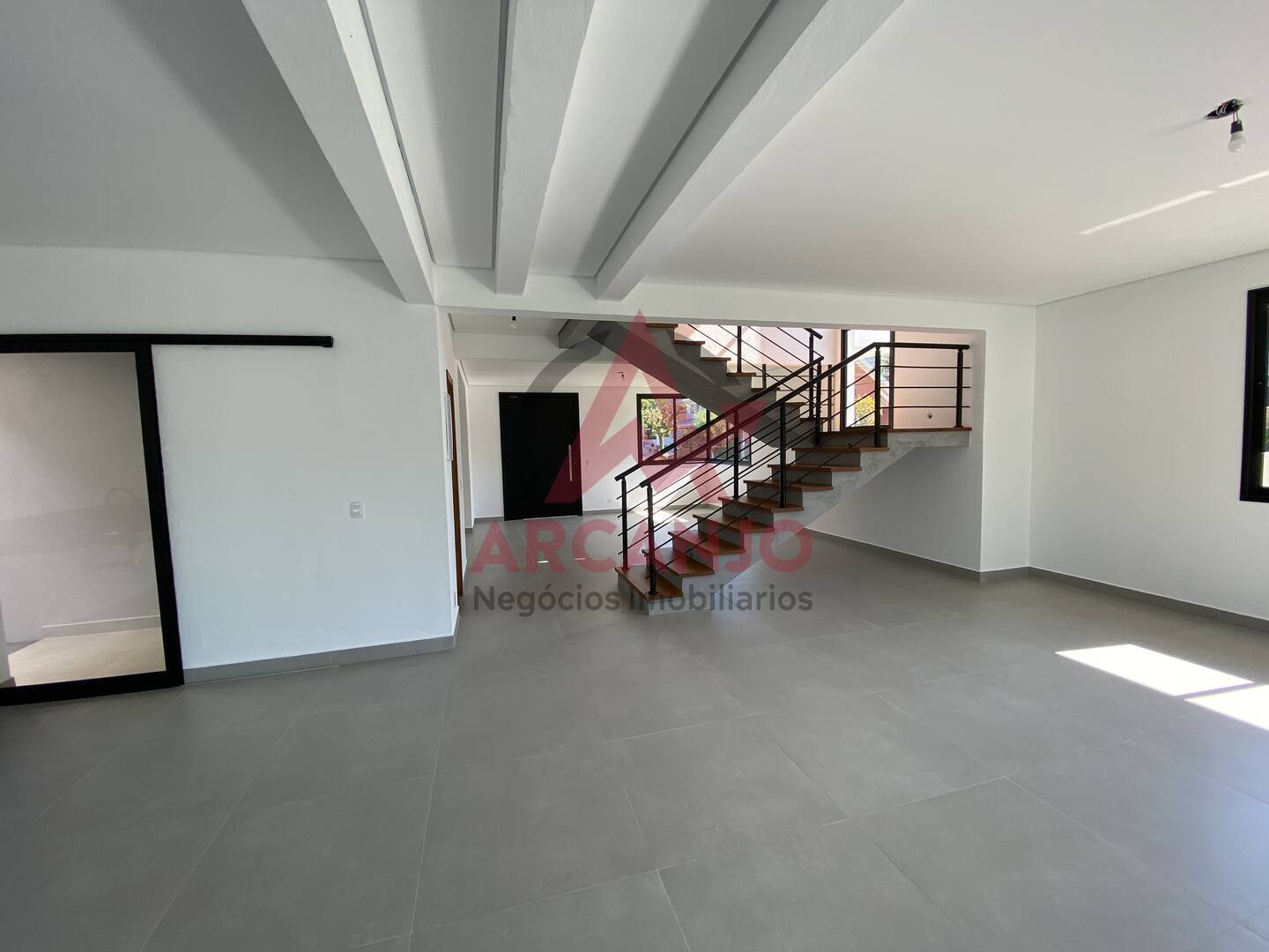 Casa à venda com 4 quartos, 270m² - Foto 9