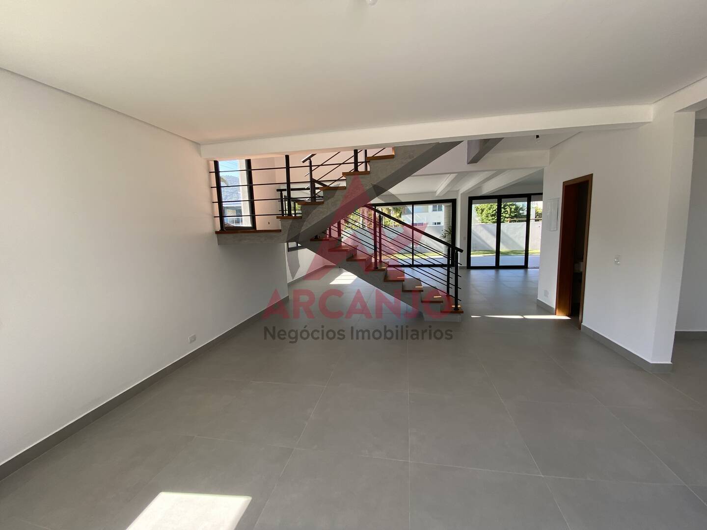 Casa à venda com 4 quartos, 270m² - Foto 11