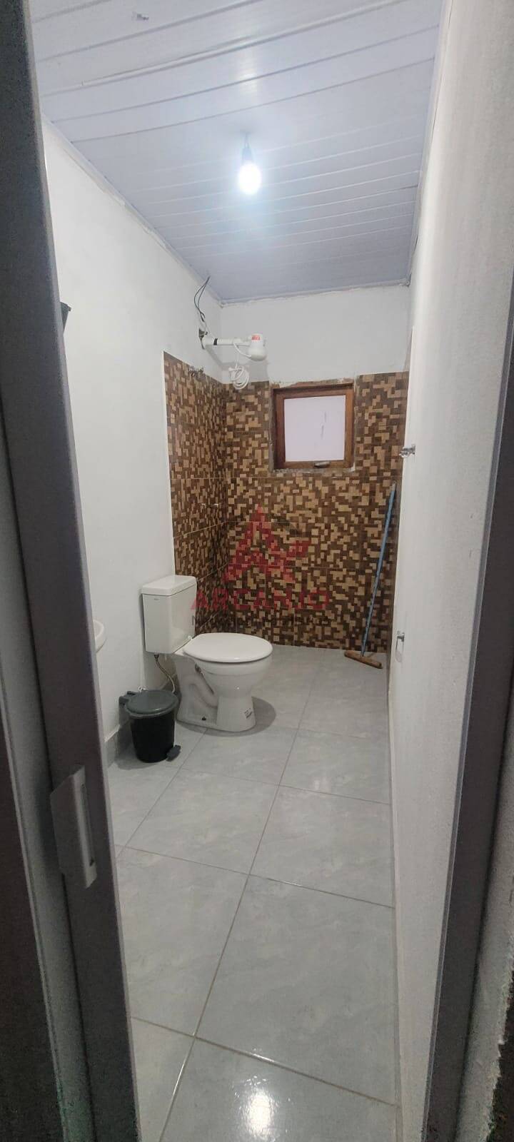 Casa à venda com 8 quartos, 320m² - Foto 26