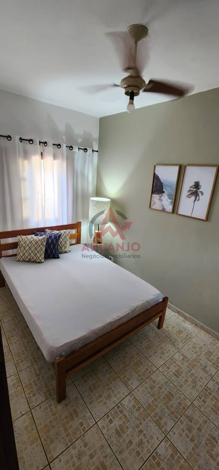 Casa à venda com 3 quartos, 220m² - Foto 2