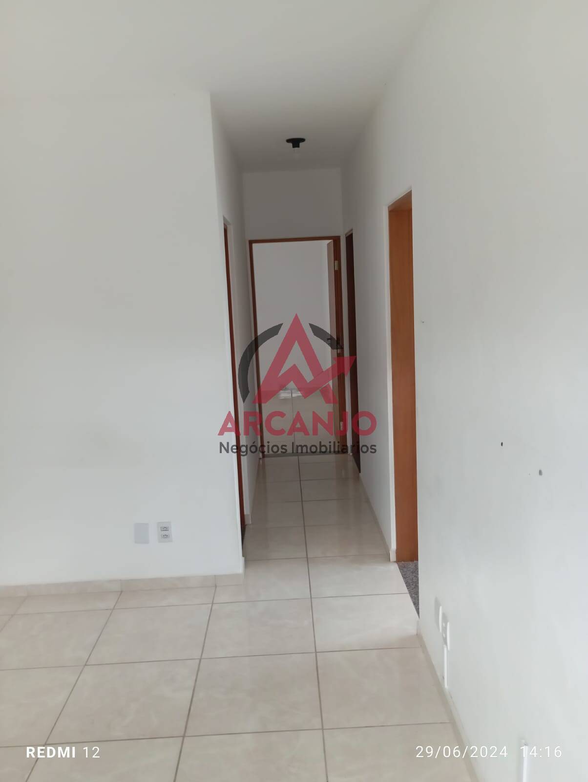 Apartamento à venda com 2 quartos, 60m² - Foto 2