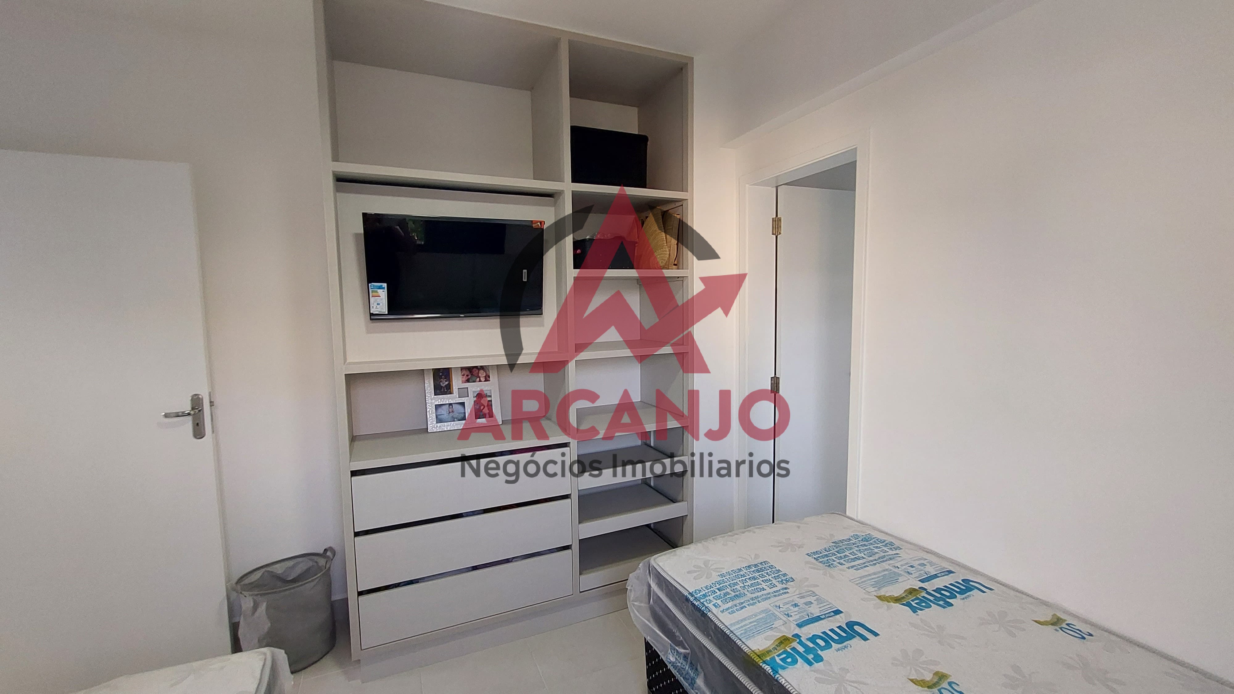 Apartamento à venda com 2 quartos, 70m² - Foto 12