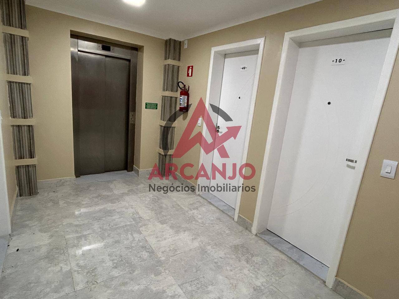 Apartamento à venda com 2 quartos, 73m² - Foto 2