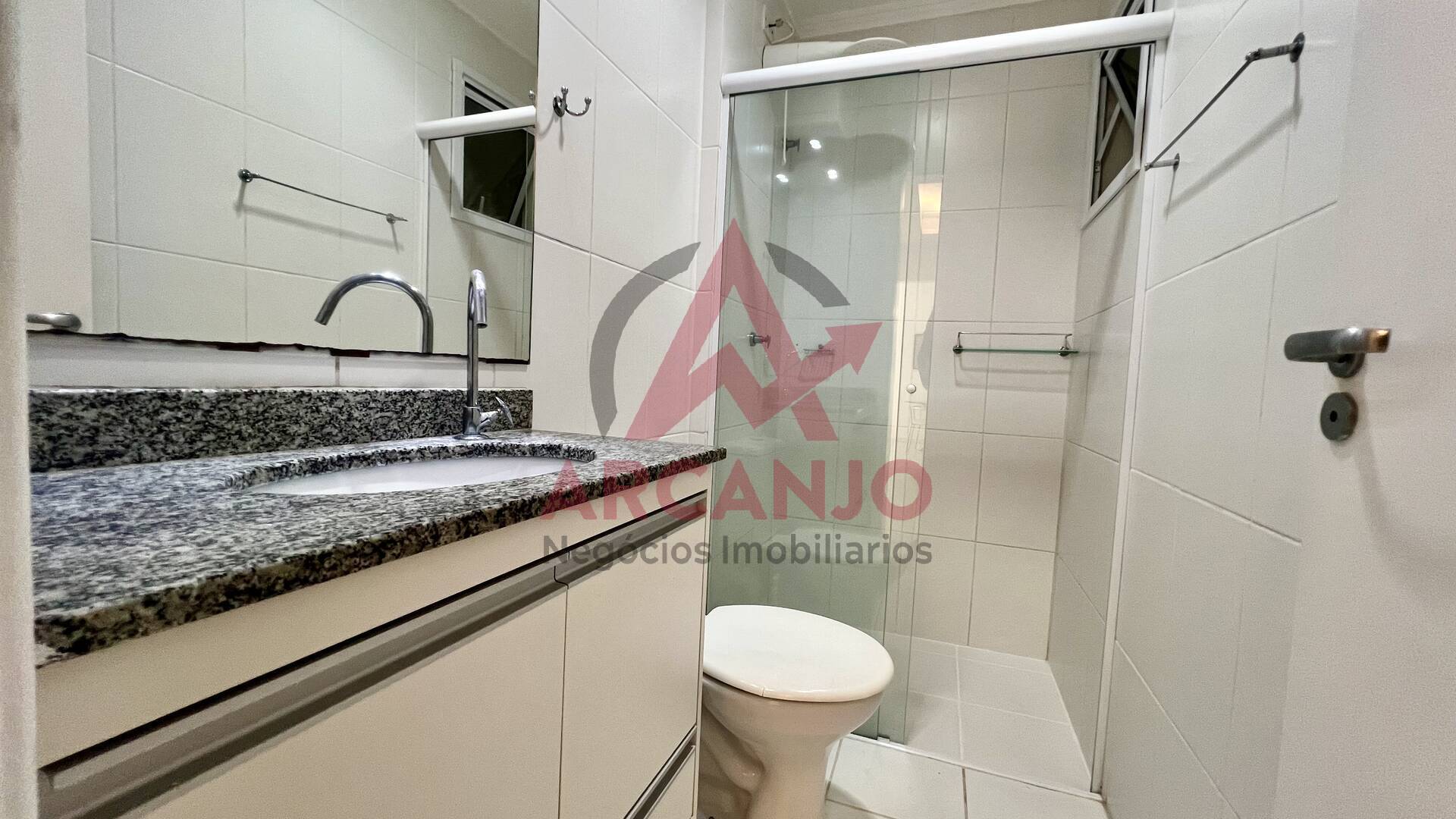 Apartamento para alugar com 2 quartos, 86m² - Foto 9